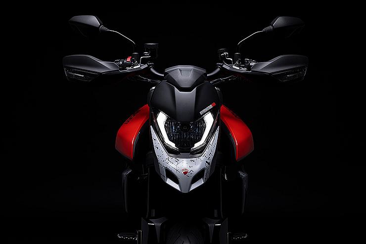 Hypermotard 950 RVE 24 Slide 7