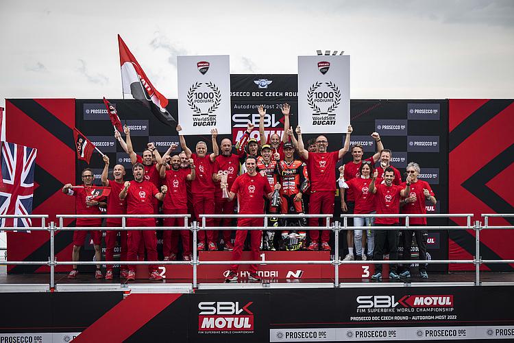 Ducati 1000 times on the podium in World Superbike