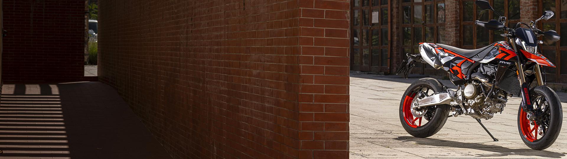 Hypermotard 698 Mono RVE Slide 1 Hypermotard 698 Mono RVE Slide 1