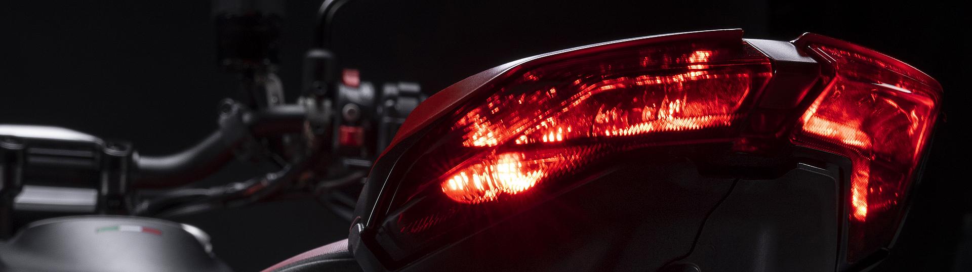 Hypermotard 950 RVE 24 Slide 6