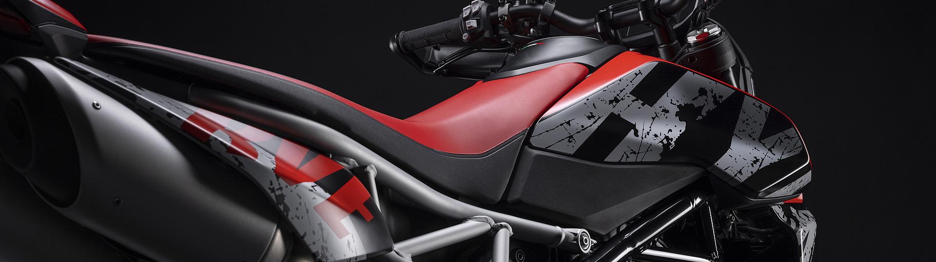 Hypermotard 950 RVE 24 Slide 7