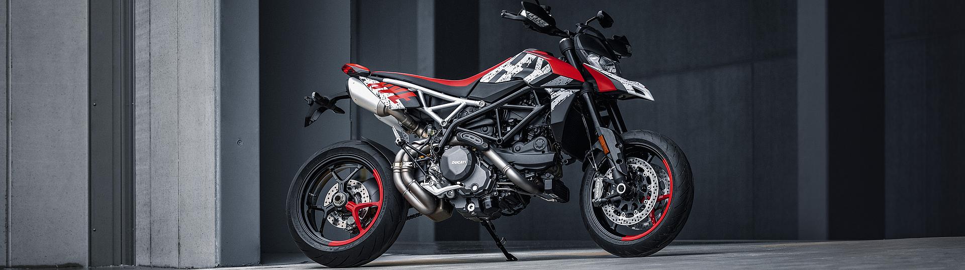 Hypermotard 950 RVE 24 Slide 3