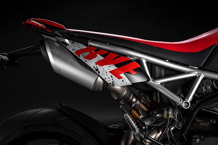 Hypermotard 950 RVE 24 Slide 6