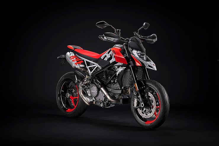 Hypermotard 950 RVE 24 Slide 2