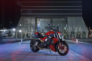 Ducati Diavel V4, zum „Moto più bella“ auf der EICMA gewählt
